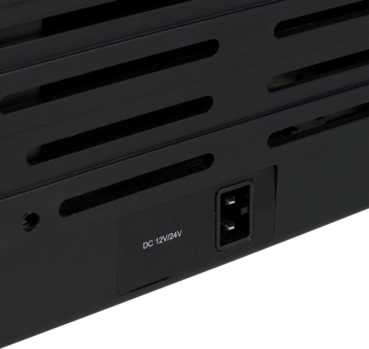 Campart Koelbox XXL CB-8695 – Koelen En Vriezen – LED Display Met Digitale Temperatuurweergave - Coolbox 230V En 12V - 35 Liter - Zwart - Afbeelding 6