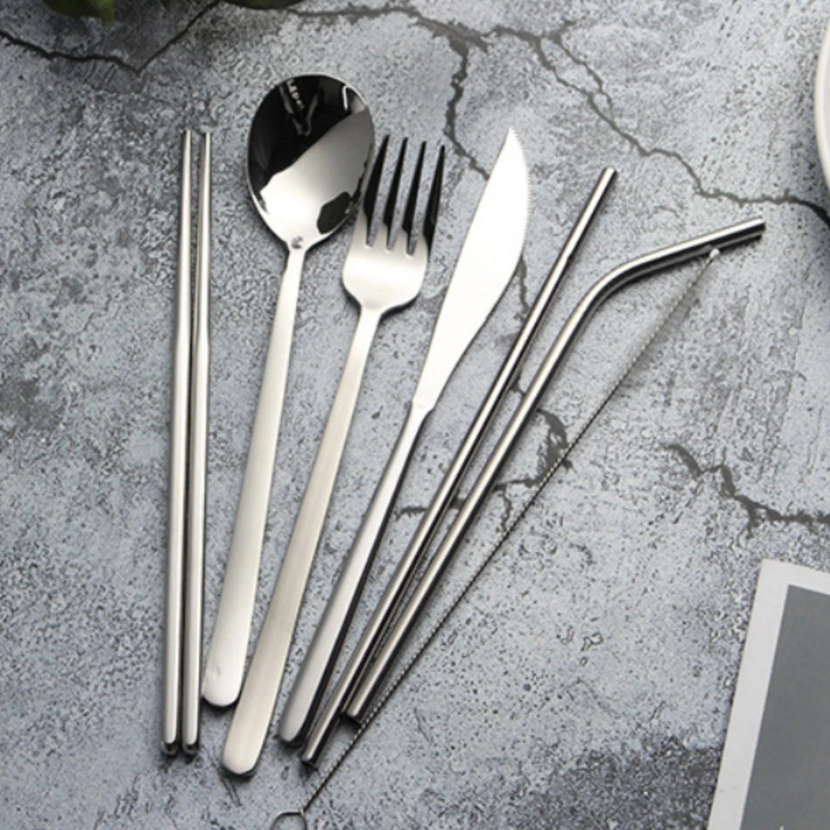 House Of Husk Reisbestek - Reis Bestekset - Chopsticks - Metalen Rietjes Met Borstel - Lepel - Vaatwasserbestendig - RVS - 7 Delig - Zilver - Afbeelding 4