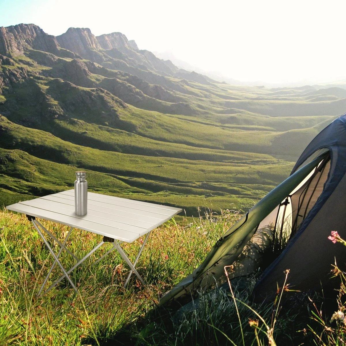 Navaris Campingtafel - Inklapbaar Campingtafeltje Van Aluminium - Opvouwbare Tafel Inclusief Draagtas - Picknicktafel - Zilver - Afbeelding 2