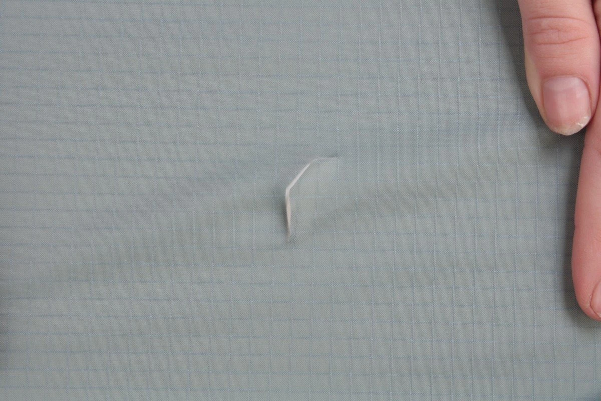 ESVO Reparatietape Voor Permanente Reparatie Van Stoffen 28 X 7,6 Cm - Afbeelding 3